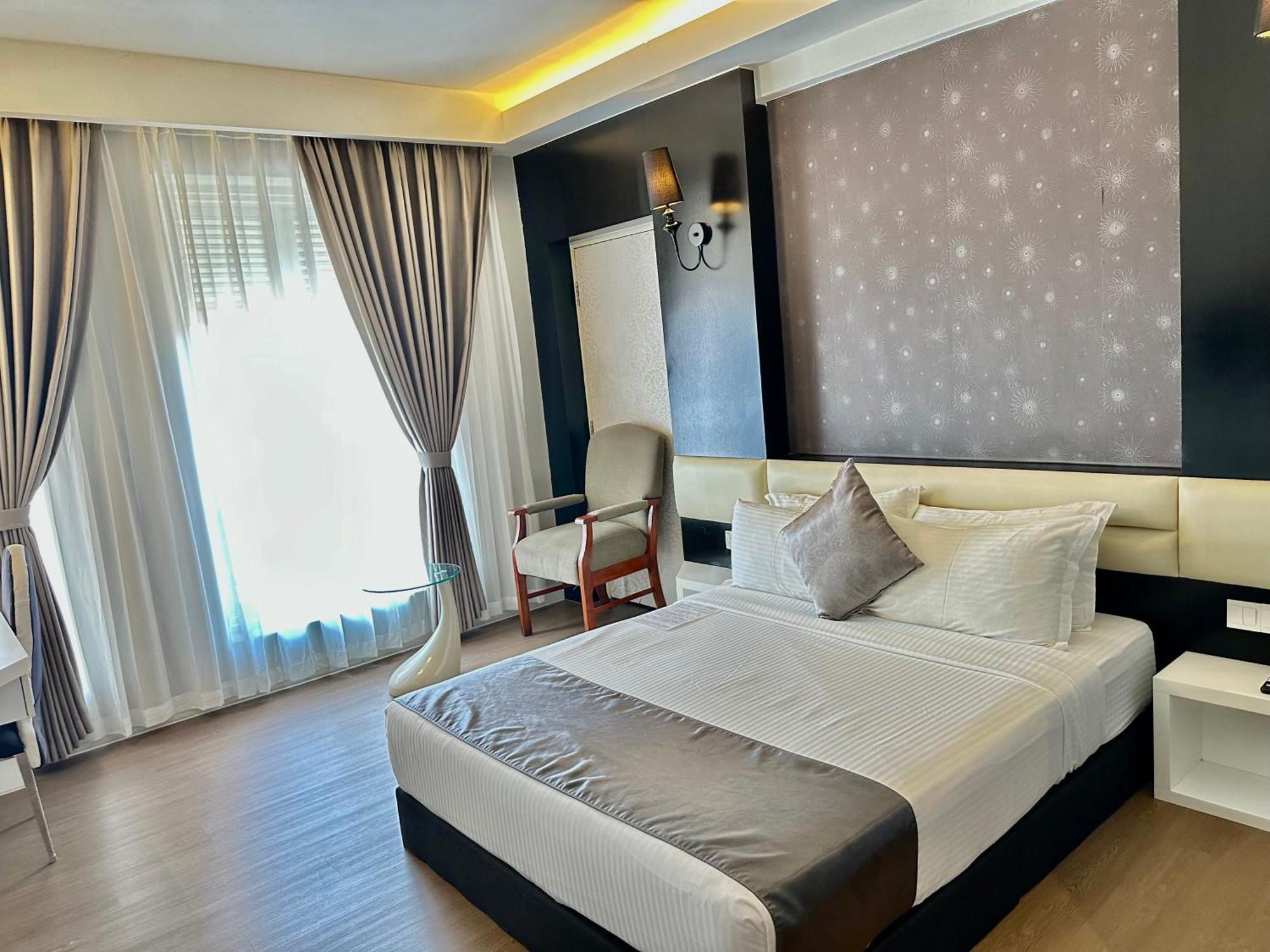 The Sterling Boutique Hotel Melaka Exterior photo