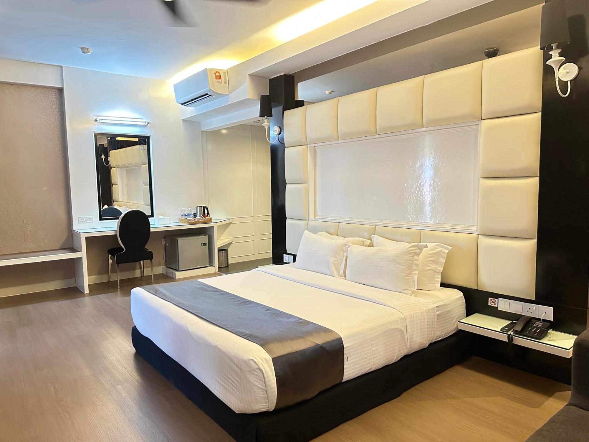 The Sterling Boutique Hotel Melaka Exterior photo