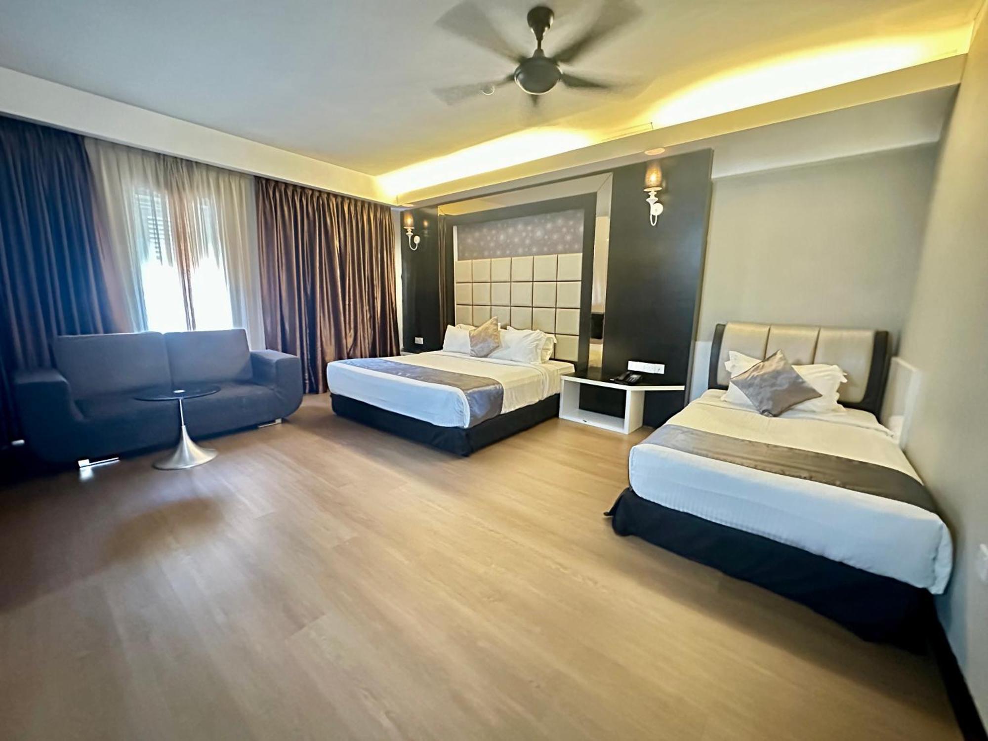 The Sterling Boutique Hotel Melaka Exterior photo