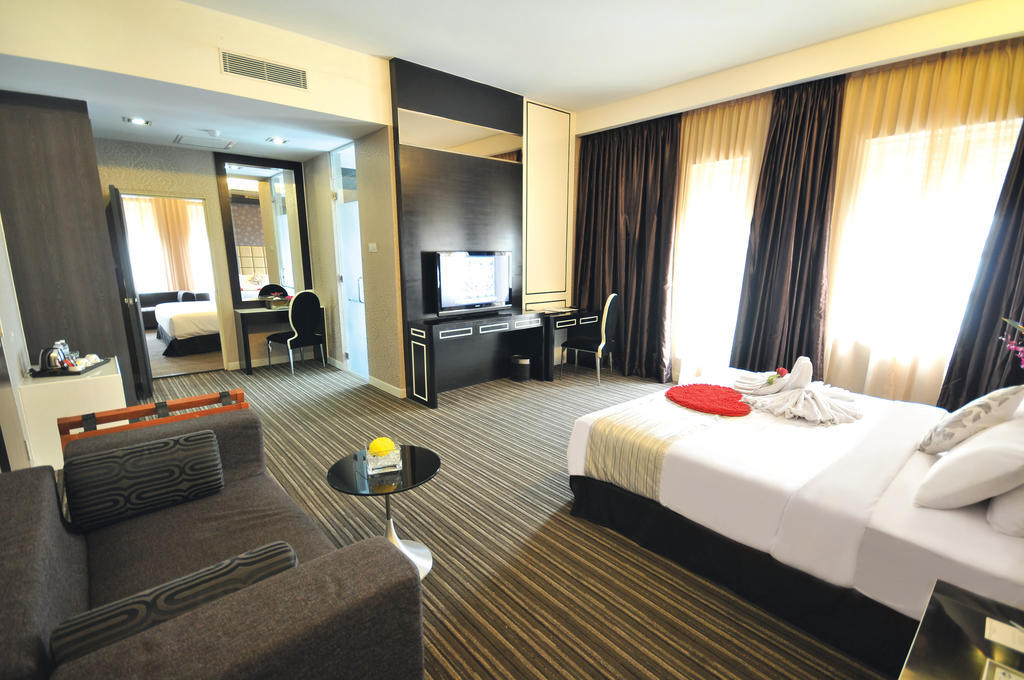 The Sterling Boutique Hotel Melaka Exterior photo